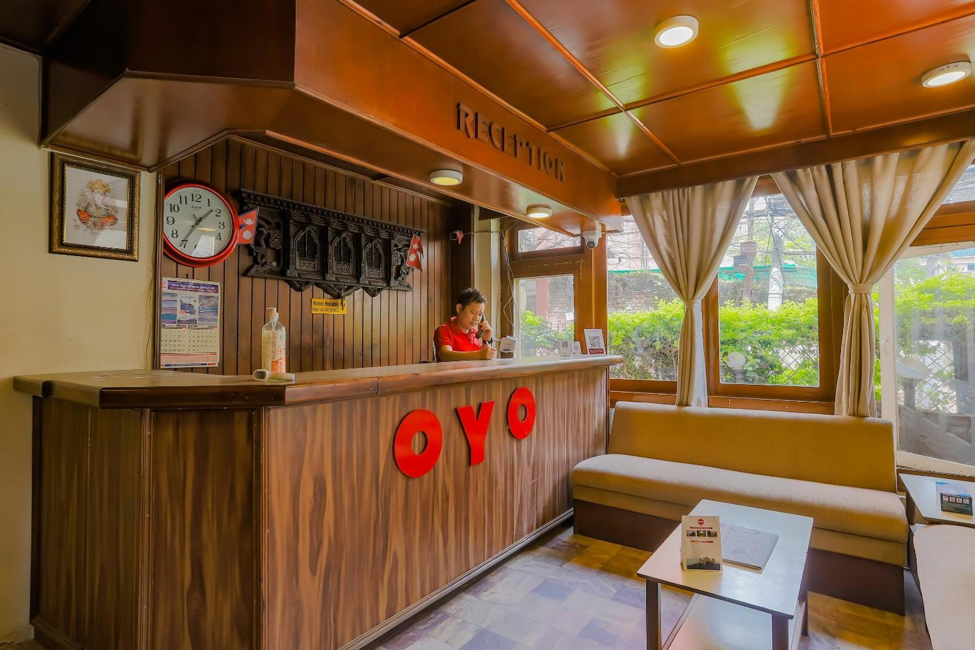 Oyo 795 Hotel Holiday Inn Kathmandu Exterior photo