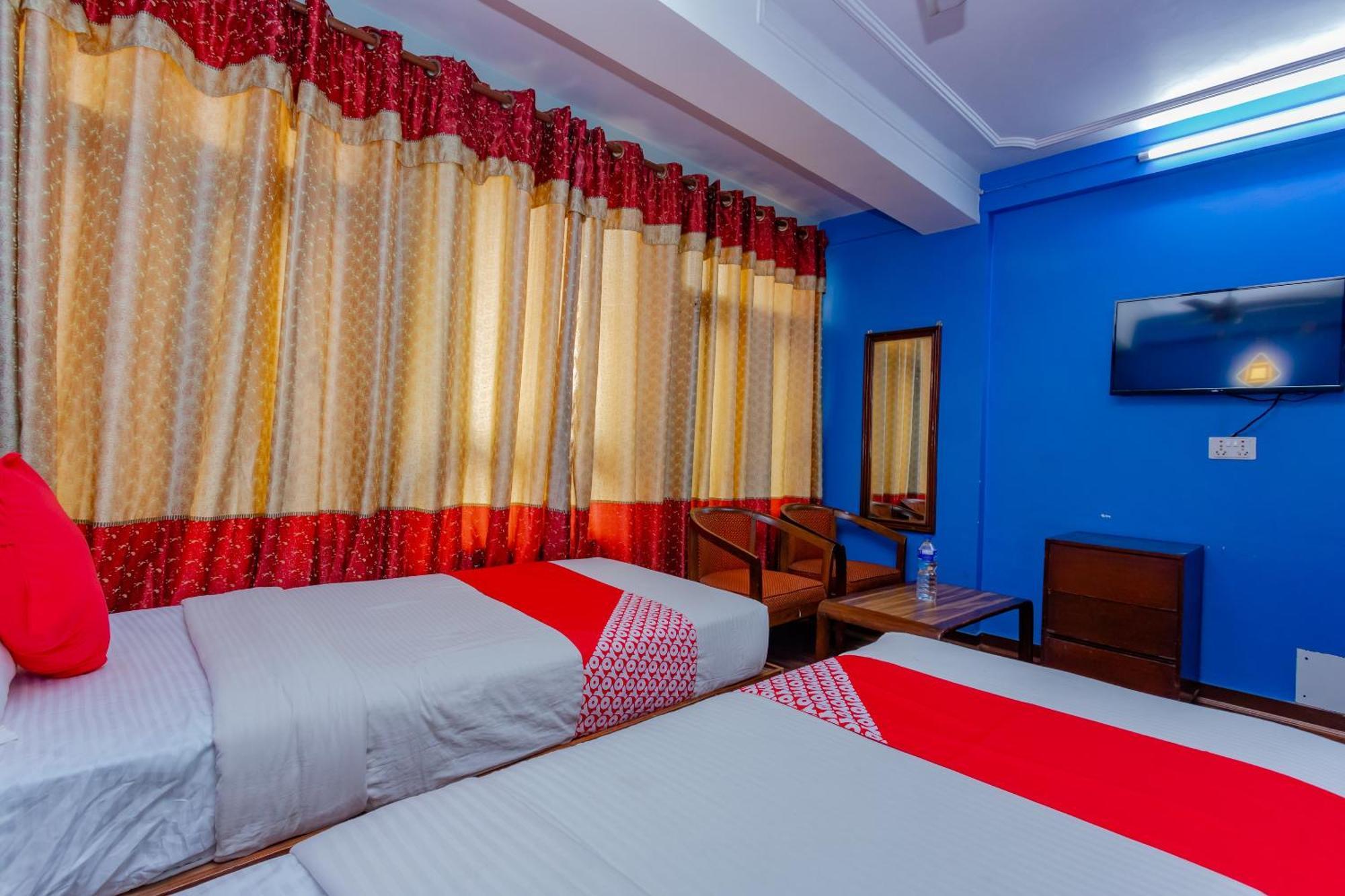 Oyo 795 Hotel Holiday Inn Kathmandu Exterior photo