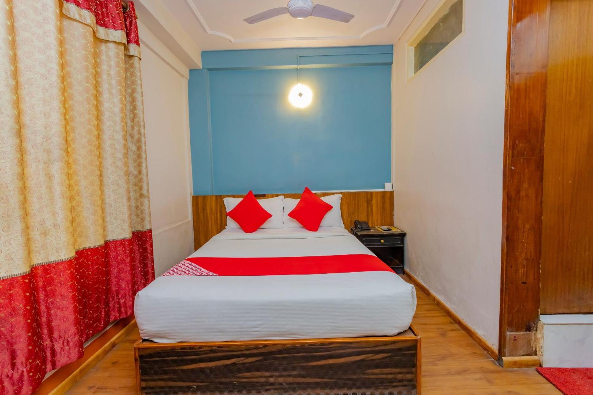 Oyo 795 Hotel Holiday Inn Kathmandu Exterior photo